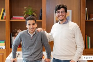 Les cofondateurs de Qevlar AI Ahmed Achchak (CEO) et Hamza Sayah (CTO)